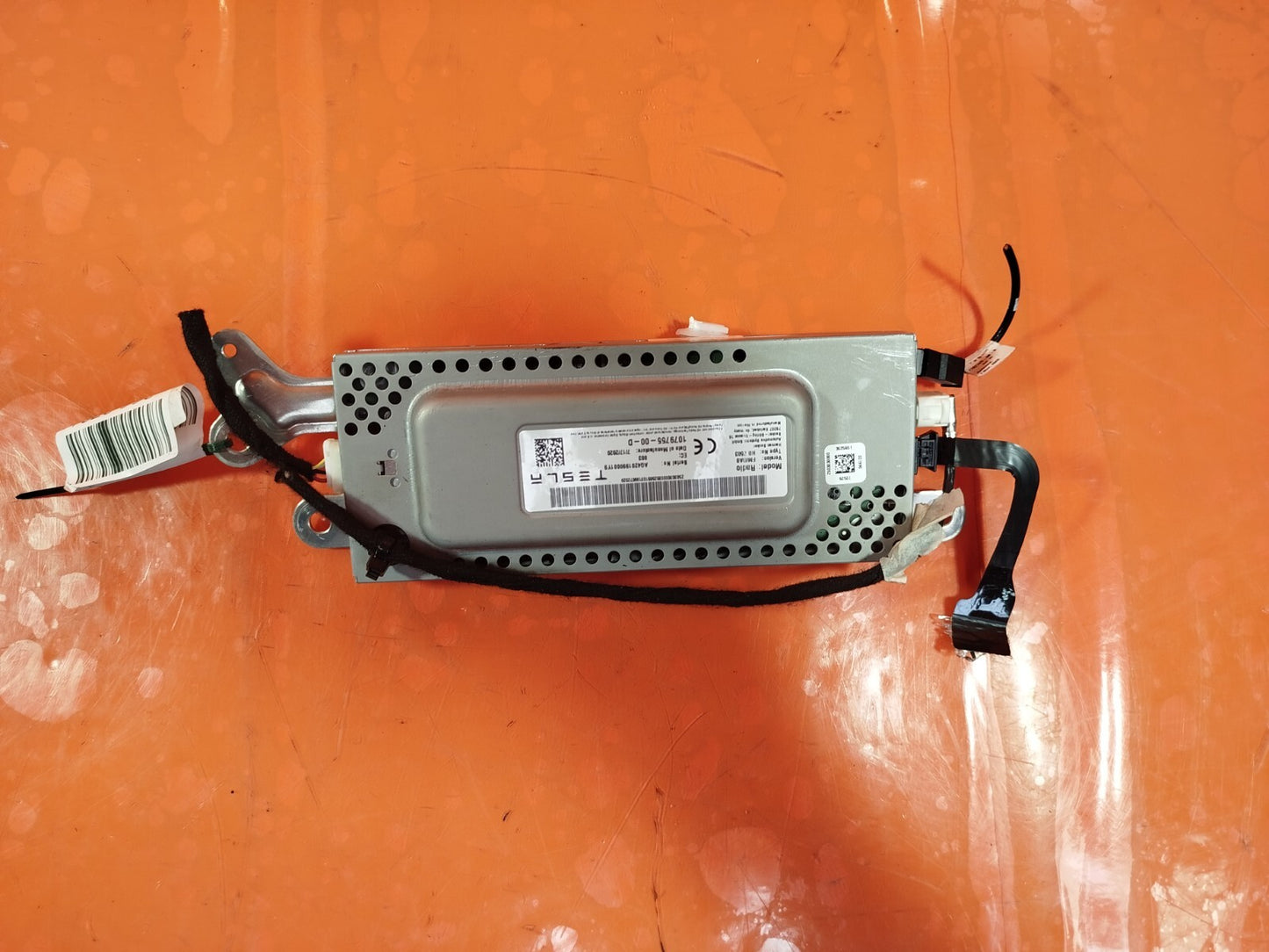 ✅2020 TESLA MODEL 3 RADIO RECEIVER CONTROL MODULE ECU 107975500D + WARRANTY A266 - Image 2