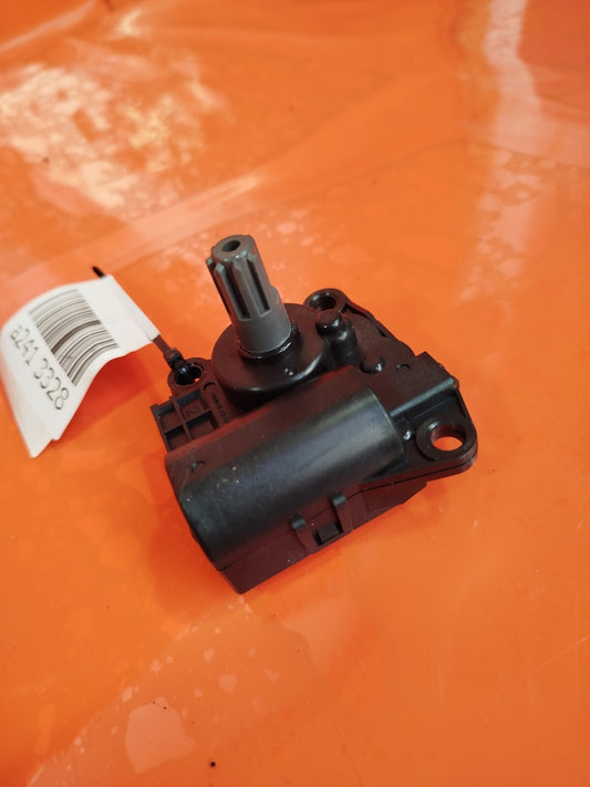 ✅2018-2025 TESLA MODEL 3 INTERIOR HEATER FLAP MOTOR ACTUATOR 1500640-00-A A241 - Image 2