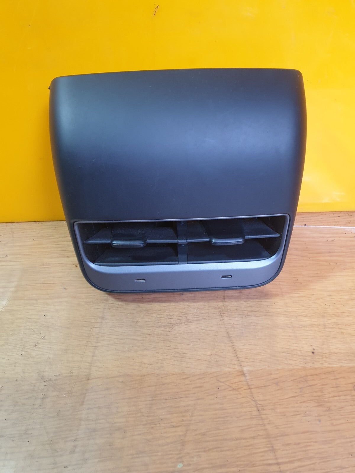 ✅2022 TESLA MODEL Y REAR AIR VENTS WITH USB 1546129-00-D + WARRANTY A172 - Image 1