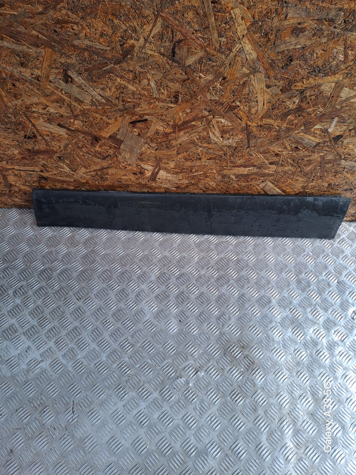 ✅Land Rover Discovery Sport Se Tech Td4 2.0 D 2016 FRONT RIGHT DOOR MOULDING - Image 6