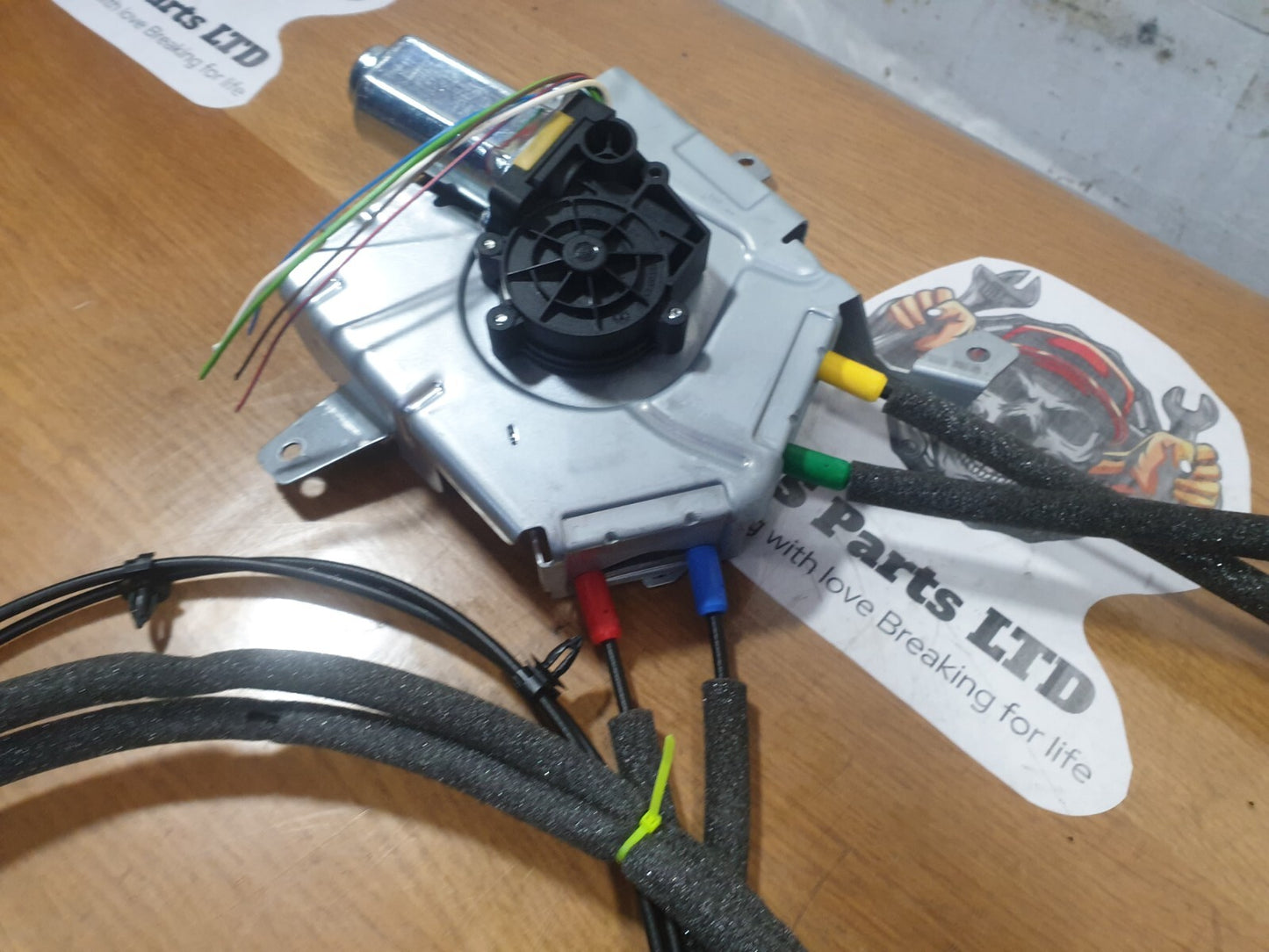 ebay-src:https://i.ebayimg.com/00/s/mtiwmfgxnjaw/z/lweaaoswth9m8swh/$_57.jpg