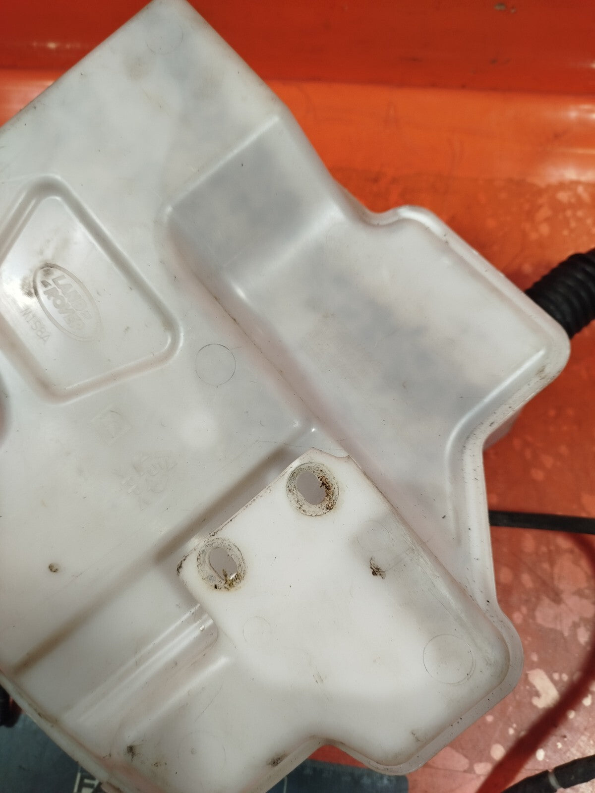 ✅2010 LAND ROVER DISCOVERY 4 L319 WINDSCREEN WASHER BOTTLE TANK AH22-17A645-BD - Image 6