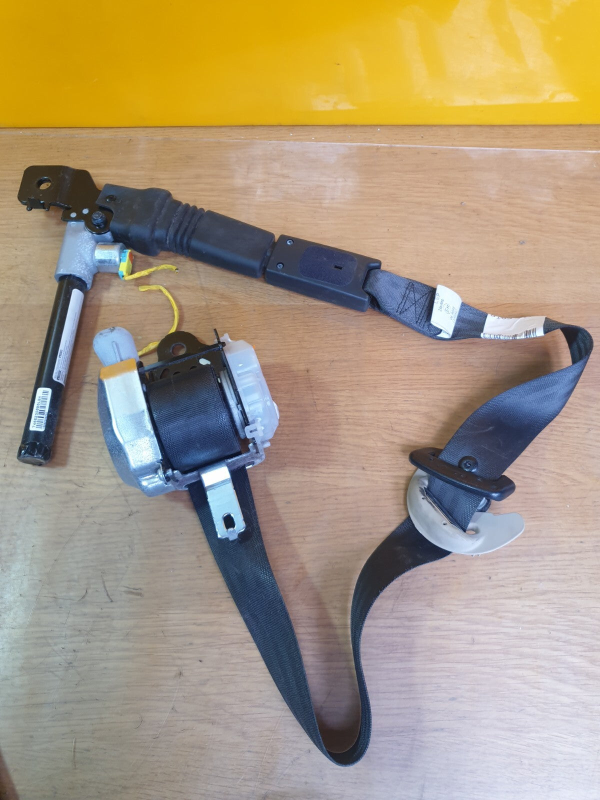 ✅2016 SSANGYONG TIVOLI XLV FRONT RIGHT SEAT BELT ASSEMBLY 74602-35400 A163 - Image 1