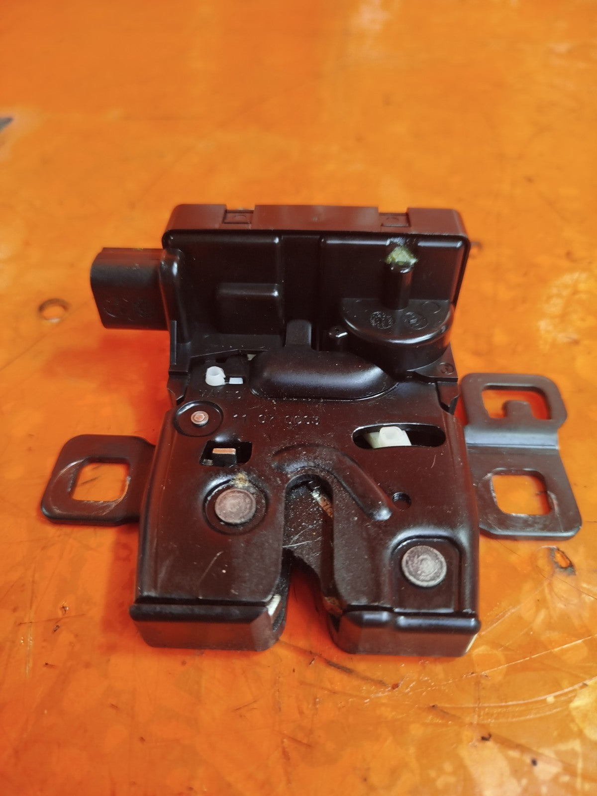 ✅LAND ROVER RANGE ROVER L320 2.7 DIESEL 2007 TAILGATE BOOT LID WINDOW LOCK A284 - Image 2