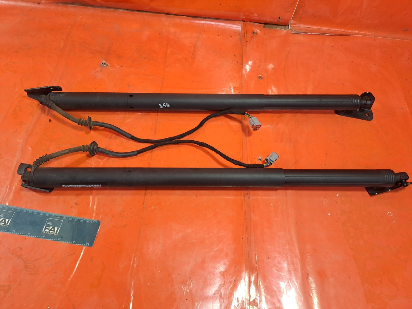 ✅2019 Ford Focus MK4 ST-Line Tailgate Strut Pair JX7B-N404C84-AD + Warranty A354 - Image 12