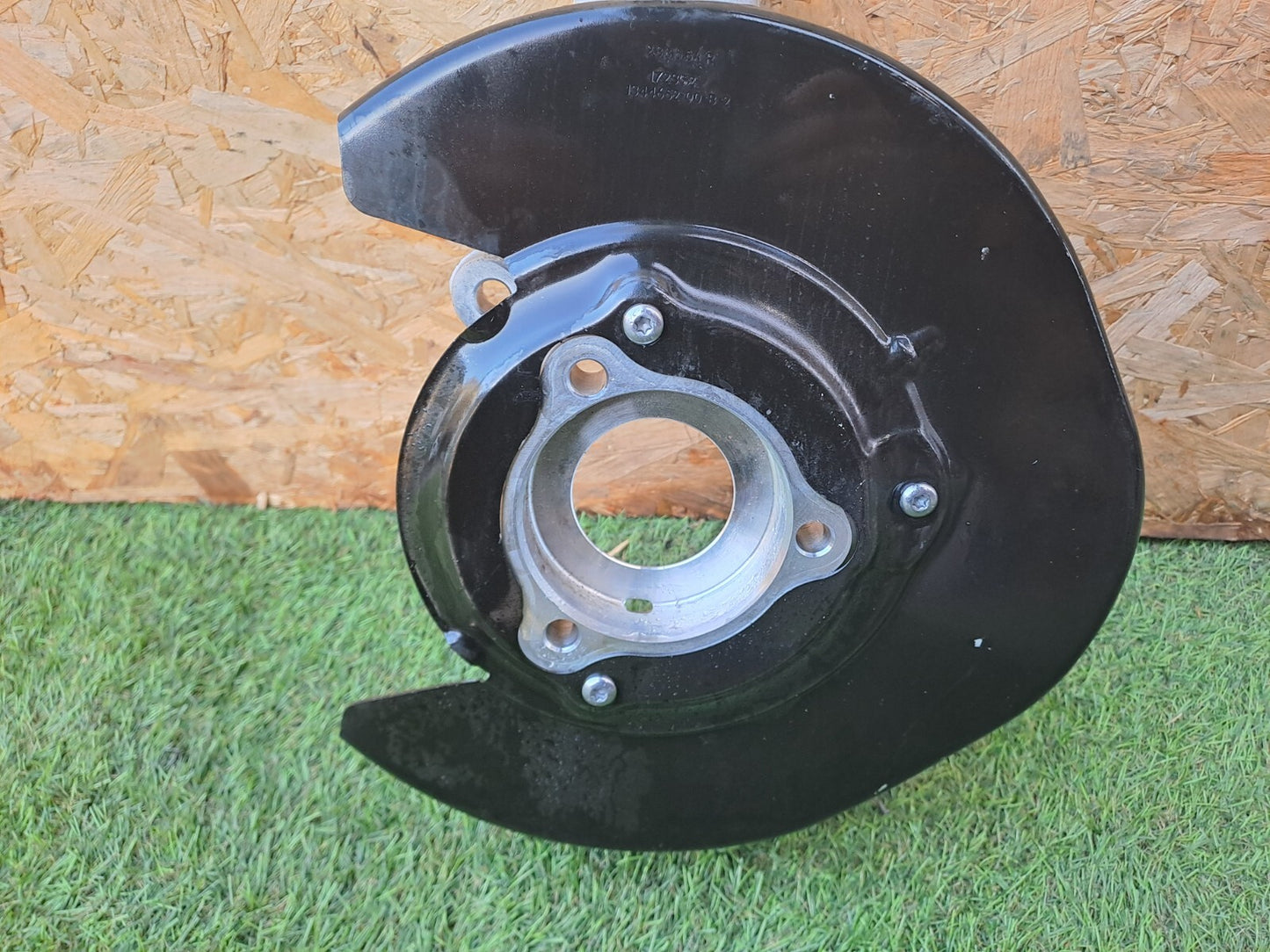 2024 TESLA MODEL 3 LONG FRONT RIGHT WHEEL HUB 1344316-00-C + WARRANTY A207 - Image 2