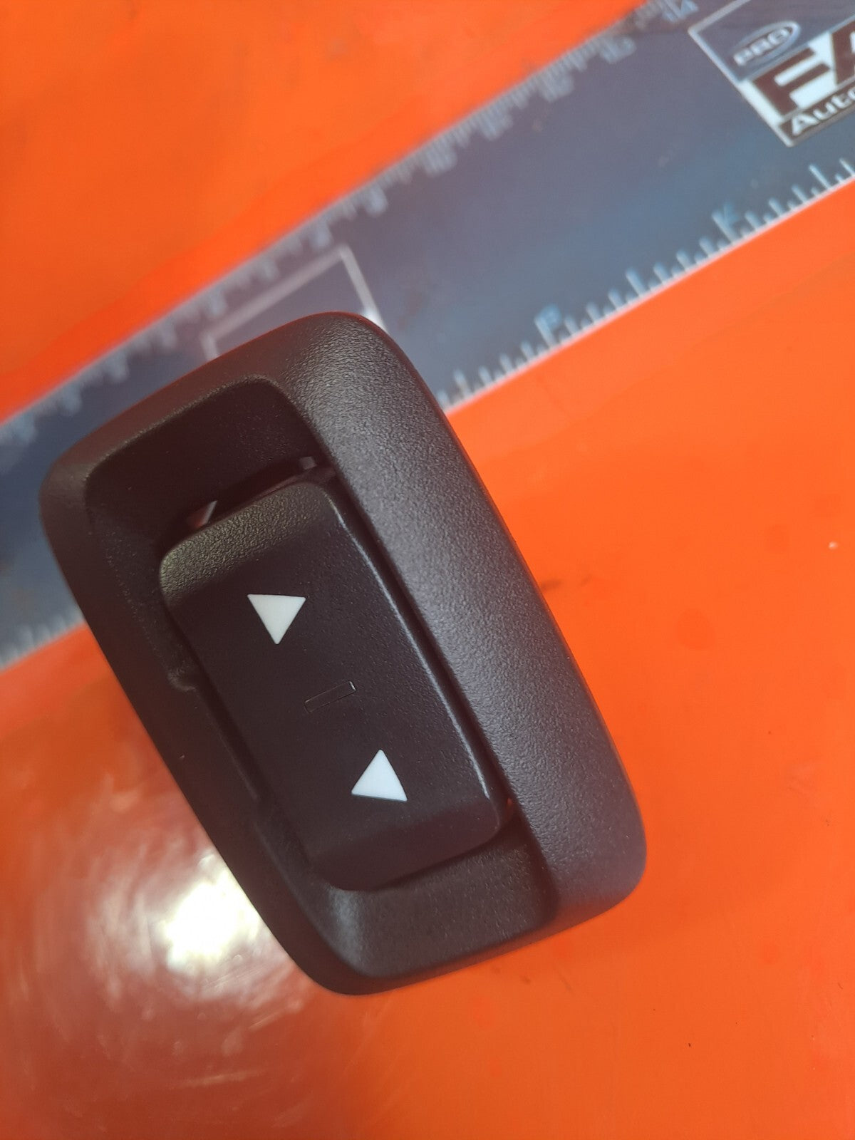 ✅2018 BMW 4 SERIES F33 CONVERTIBLE TRUNK BOOT LOADING AID SWITCH BUTTON 9303958 - Image 11