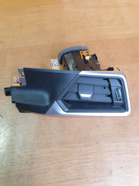 ✅BMW I4 G26 E-DRIVE 40M SPORT 2023 FRONT RIGHT DASHBOARD AIR VENT 5A3B8D0 A190 - Image 2
