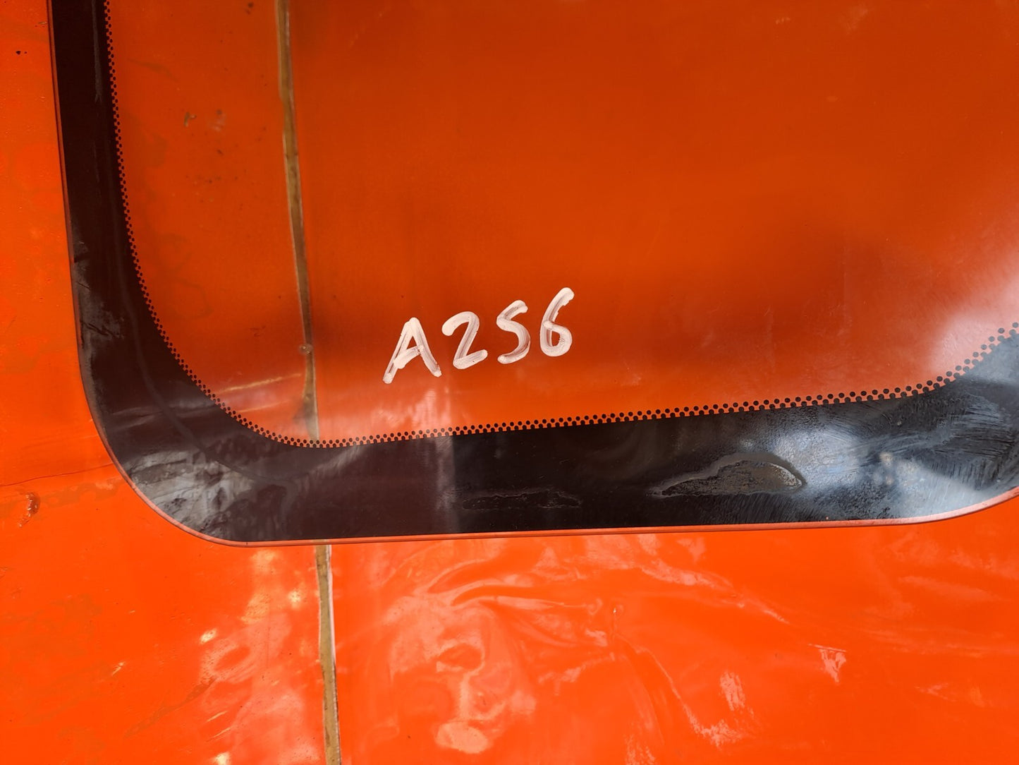 ✅RENAULT TRAFIC MK3 Sl27 1.6 DIESEL 2016 FRONT RIGHT DOOR QUARTER WINDOW GLASS - Image 4