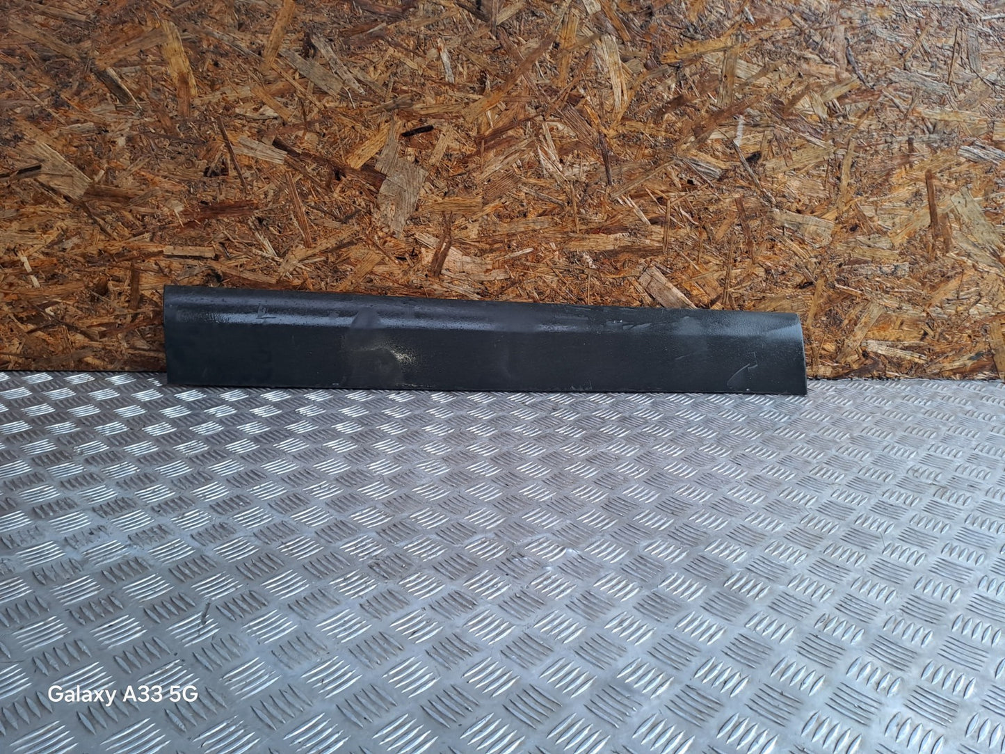 ✅Land Rover Discovery Sport Se Tech Td4 2.0 D 2016 FRONT LEFT DOOR MOULDING A111 - Image 5