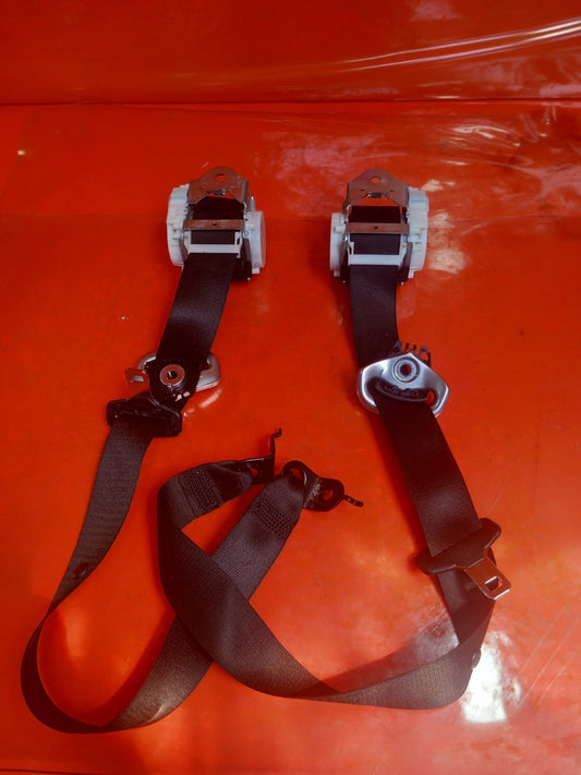 BMW F23 220D 2.0 Diesel 2016 Front Right And Left Seat Belt 7338944 7338943 A363 - Image 2