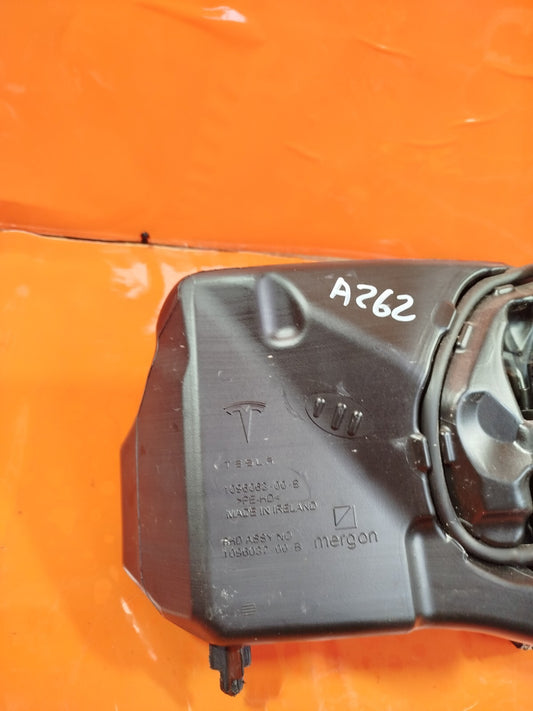 ✅2020 TESLA MODEL 3 WINDSCREEN WASHER BOTTLE TANK 1096063-00-B + WARRANTY A262 - Image 2