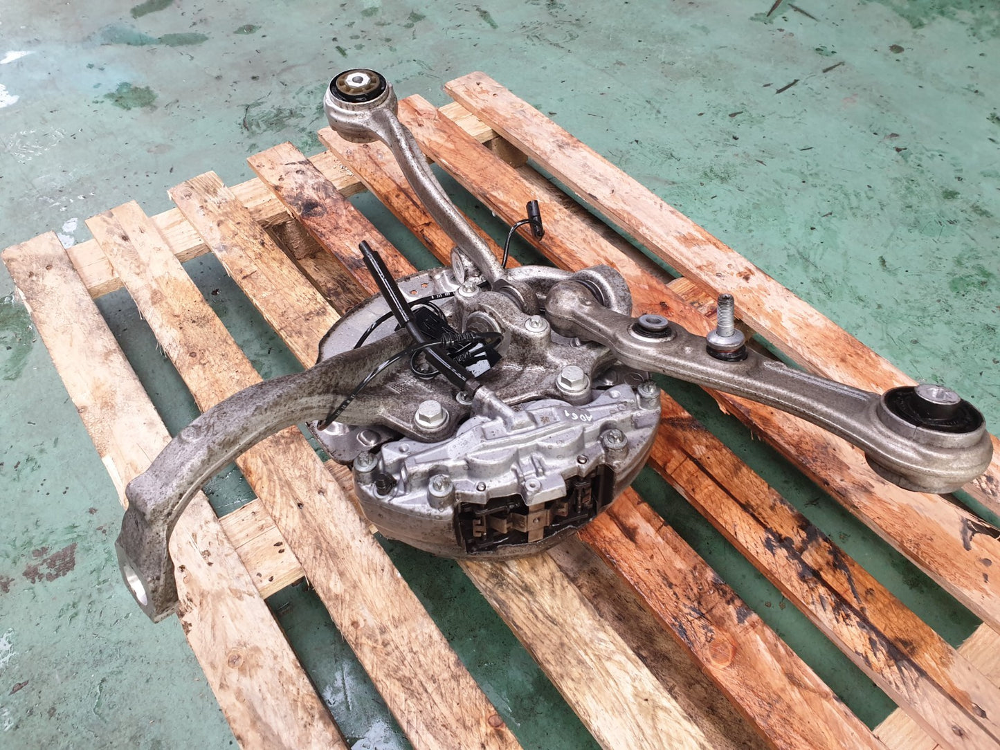✅2015 MERCEDES C CLASS W205 2.0P FRONT LEFT WHEEL HUB A2052100 A0004212112 A061 - Image 12