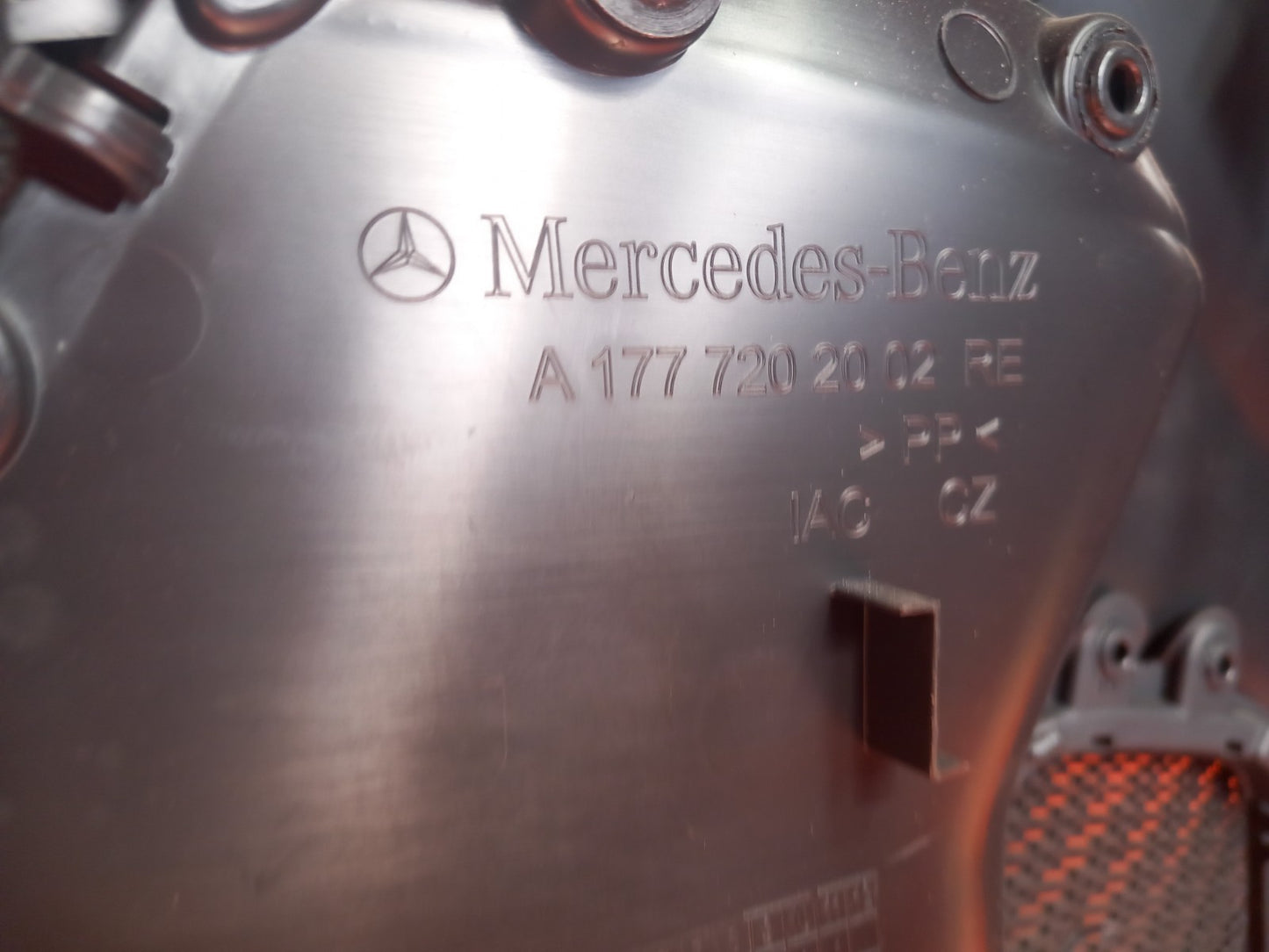 ebay-src:https://i.ebayimg.com/00/s/mtiwmfgxnjaw/z/kzkaaeswjarqvjqv/$_57.jpg
