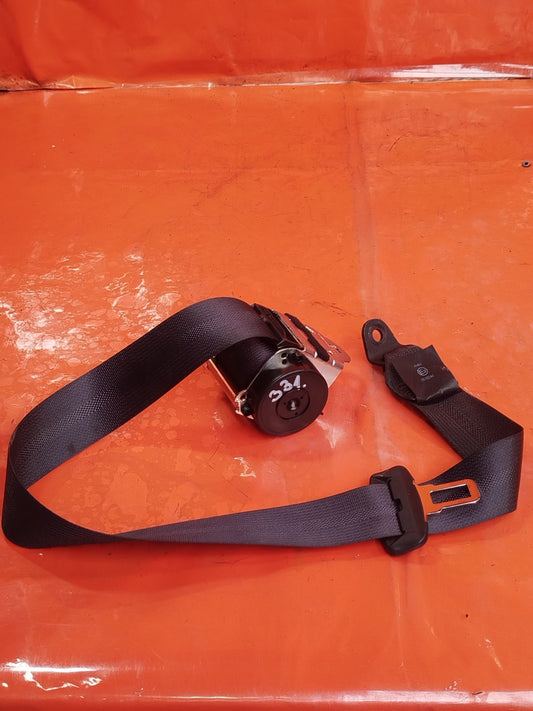 ✅RENAULT CLIO V 1.6 PETROL 2025 REAR CENTRE SEAT BELT 888509558R 642976100C A331 - Image 2