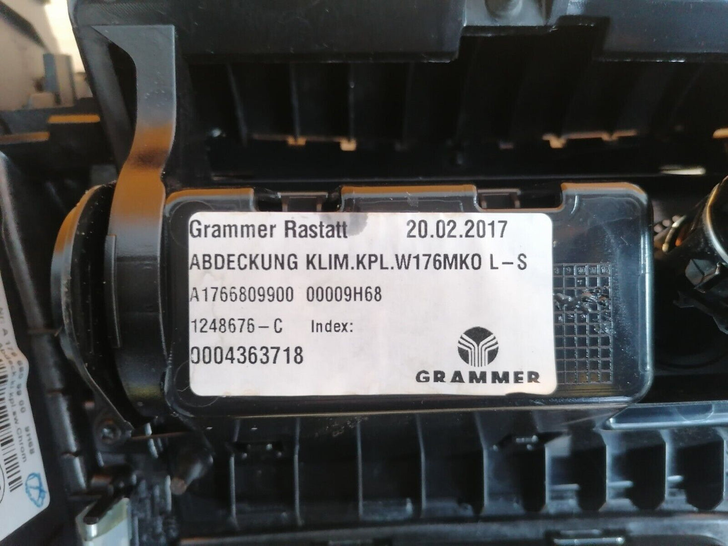 2017 MERCEDES AMG A200D W176 2.1 DIESEL CENTRE CONSOLE ASHTRAY A1766809900 A049