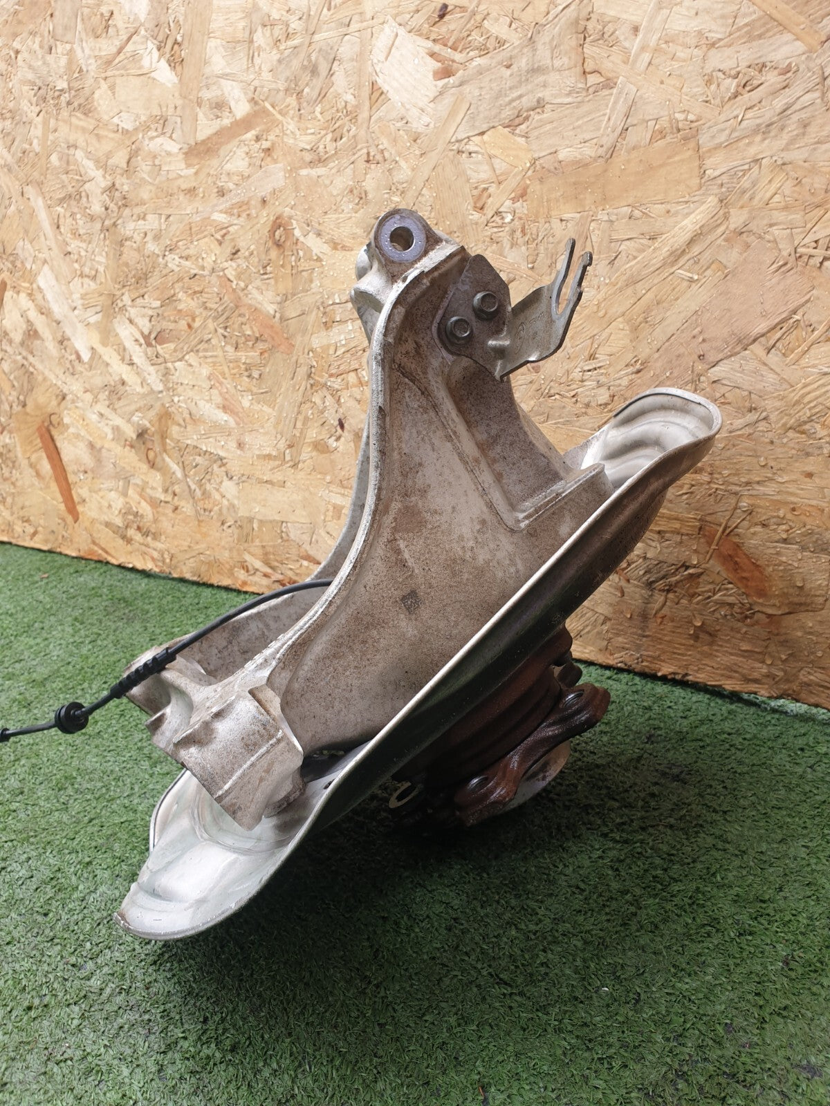 BMW Z4 G29 sDrive20i 2.0 PETROL 2023 FRONT LEFT WHEEL HUB SPINDLE 6871337 621654 - Image 6