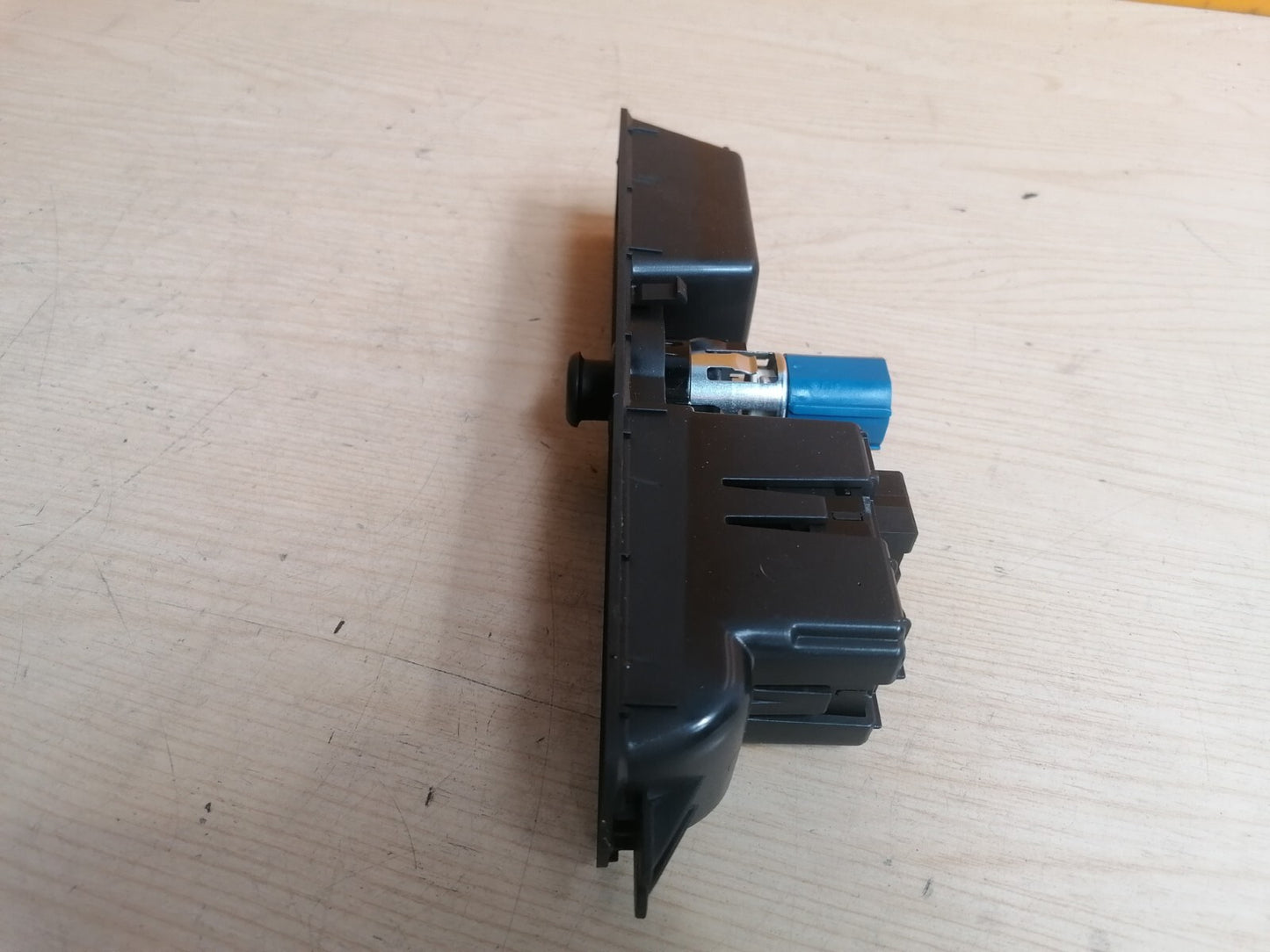 ✅2021 AUDI Q3 F3 1.5TFSI ELECTRIC HANDBRAKE RELEASE SWITCH 83C863349 + WARRANTY - Image 3