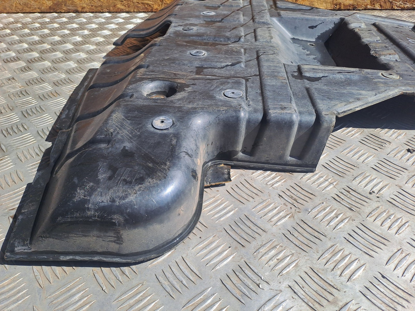 ✅SSANGYONG RODIUS TURISMO 2.2 DIESEL 2017 ENGINE UNDERTRAY COVER 24910-21000 - Image 12