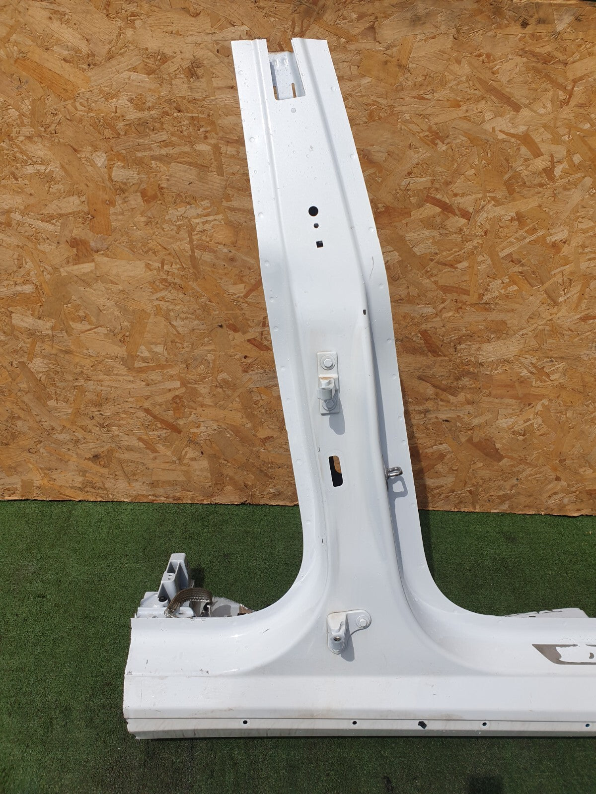 ✅2022 TESLA MODEL Y RIGHT SIDE B PILLAR SILL CUT WHITE + WARRANTY A172 - Image 4