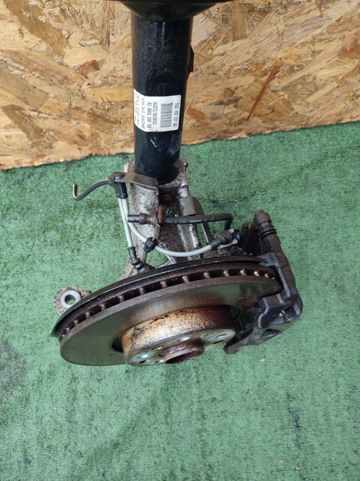 ✅Audi A3 E-Tron 2015 1.4 Petrol FRONT RIGHT SUSPENSION LEG HUB 5Q0413031GD A204 - Image 6