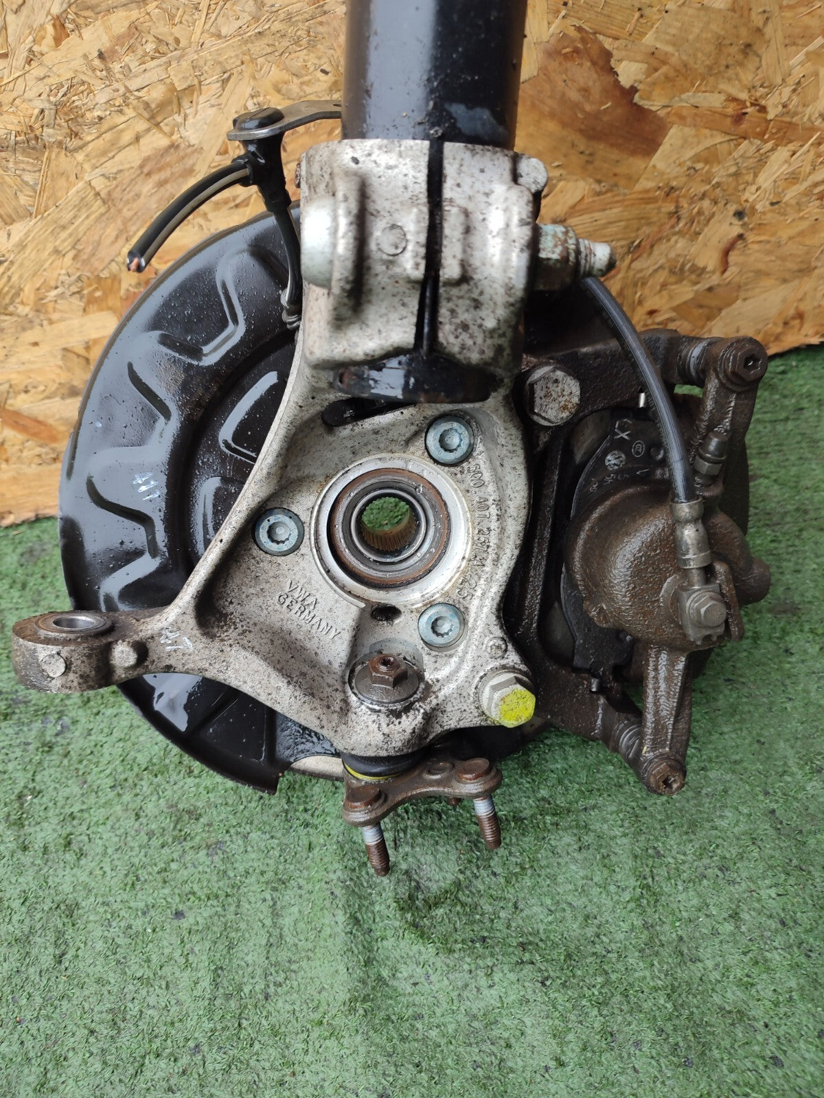 ✅Audi A3 E-Tron 2015 1.4 Petrol FRONT LEFT SUSPENSION LEG HUB 5Q0407251A A204 - Image 11
