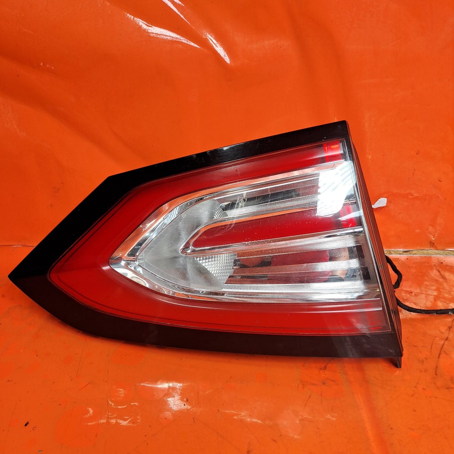 ✅2017 FORD GALAXY MK4 REAR RIGHT INNER TAIL LIGHT EM2B-13A603-AH + WARRANTY A296 - Image 2