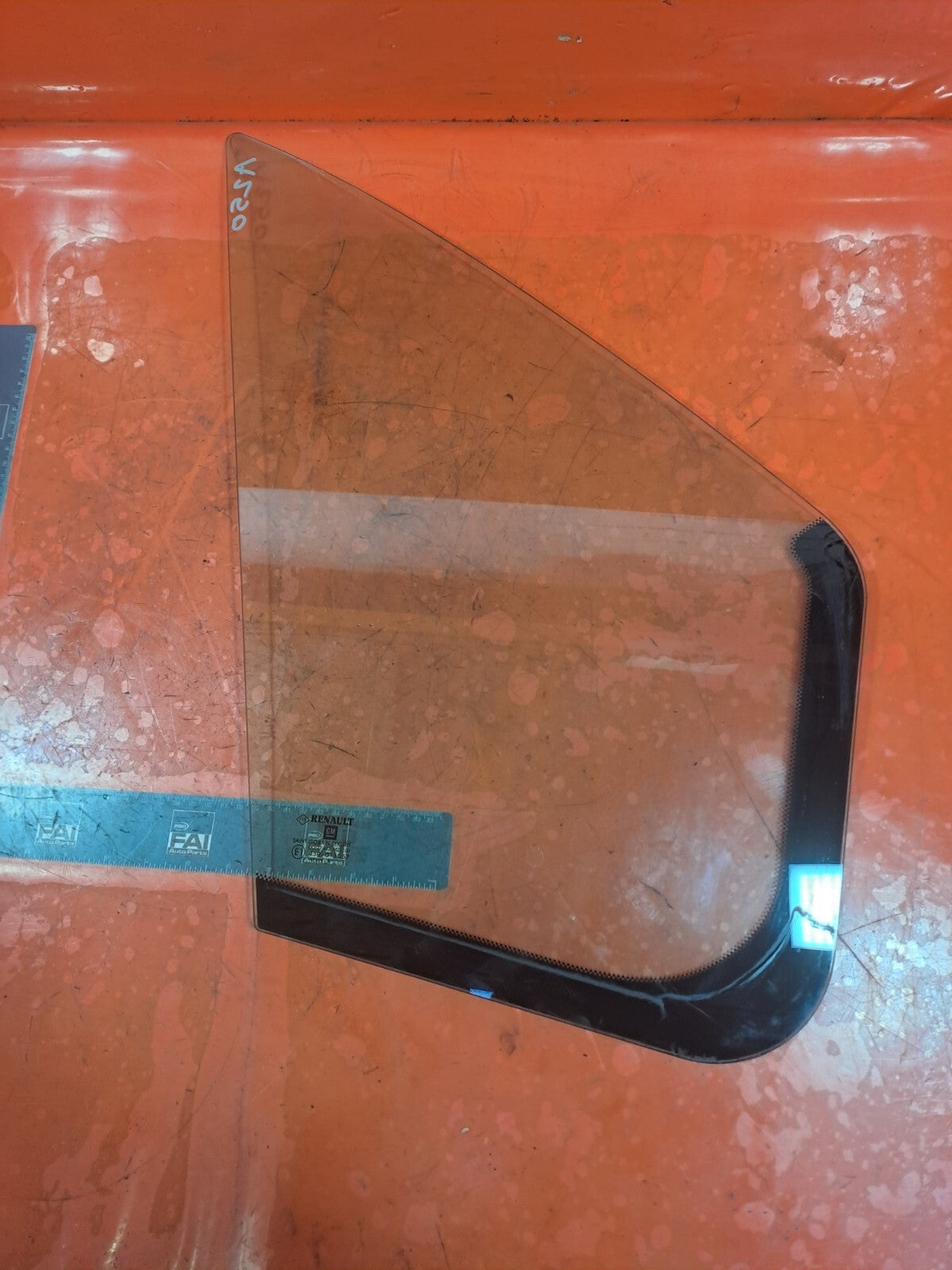 ✅RENAULT TRAFIC MK3 Sl27 1.6 DIESEL 2015 FRONT RIGHT DOOR QUARTER WINDOW GLASS - Image 3