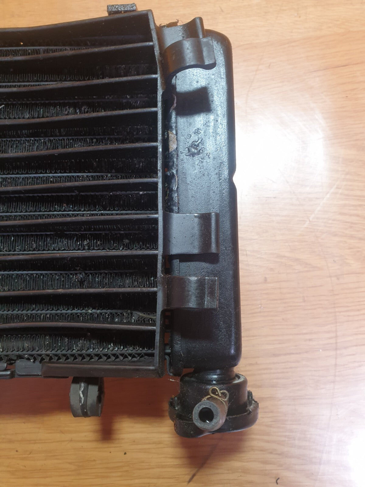 HONDA VFR750 1995 PETROL COOLING RADIATOR WITH FAN SSW96100E Warranty A182 - Image 3