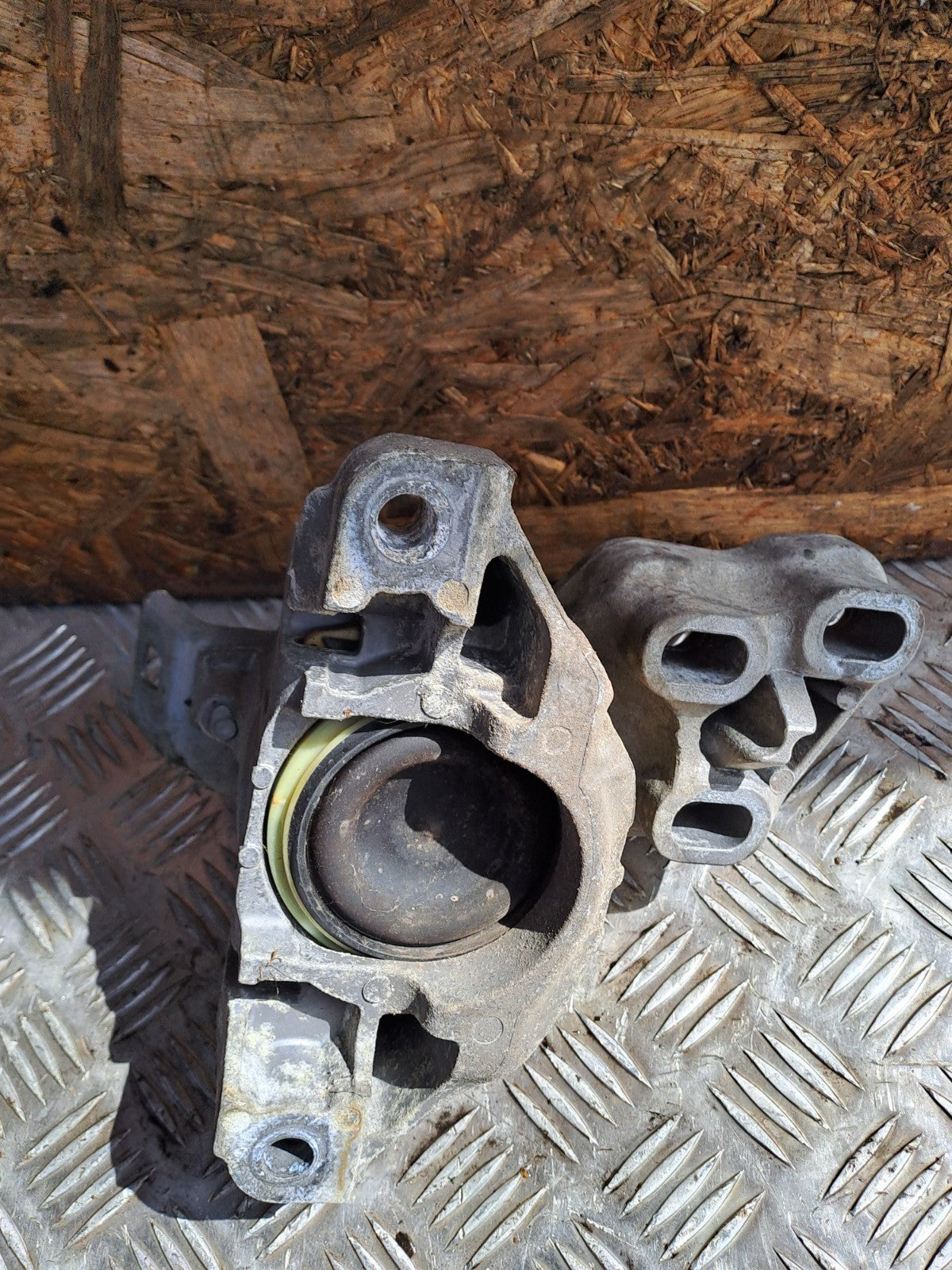 ✅MERCEDES B180 W246 1.8 DIESEL 2012 LEFT ENGINE MOUNT A2462400217 Warranty A299 - Image 8