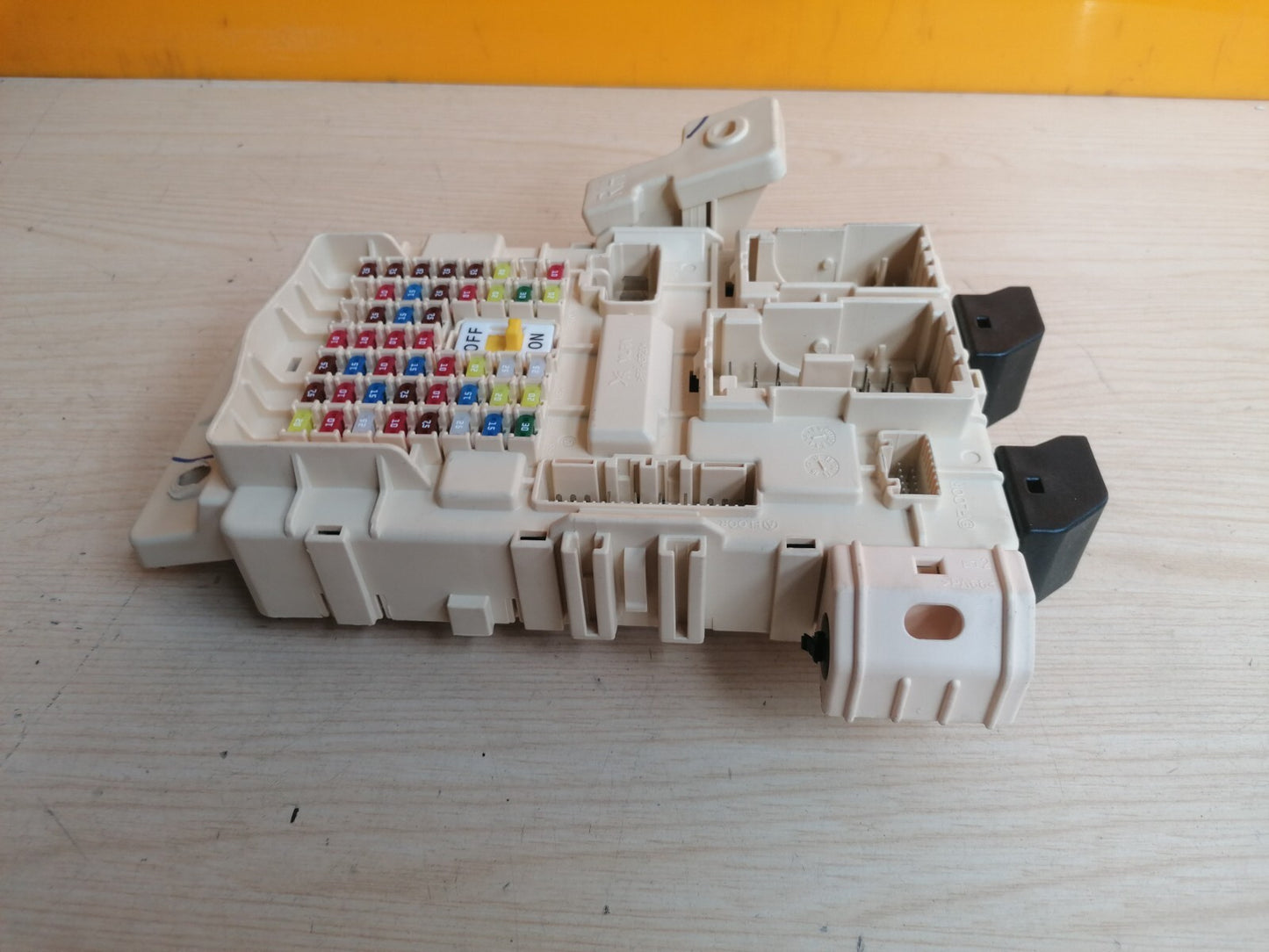 KIA SOUL MK2 1.6 PETROL 2016 FUSE BOX 91950B2562 X00 - Image 2