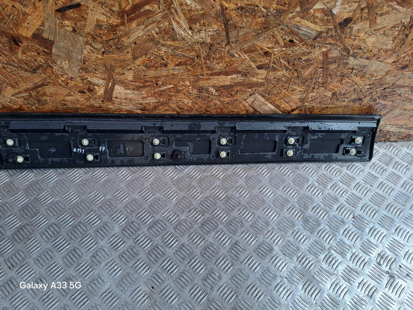 ✅Land Rover Discovery Sport Se Tech Td4 2.0 D 2016 FRONT RIGHT DOOR MOULDING - Image 11
