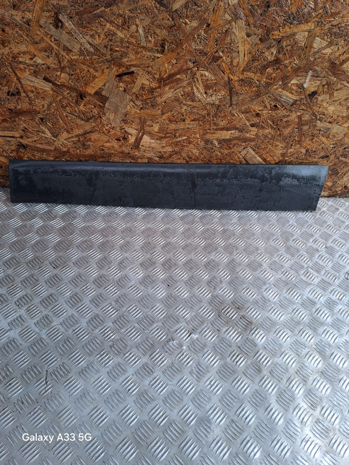 ✅Land Rover Discovery Sport Se Tech Td4 2.0 D 2016 FRONT RIGHT DOOR MOULDING - Image 3