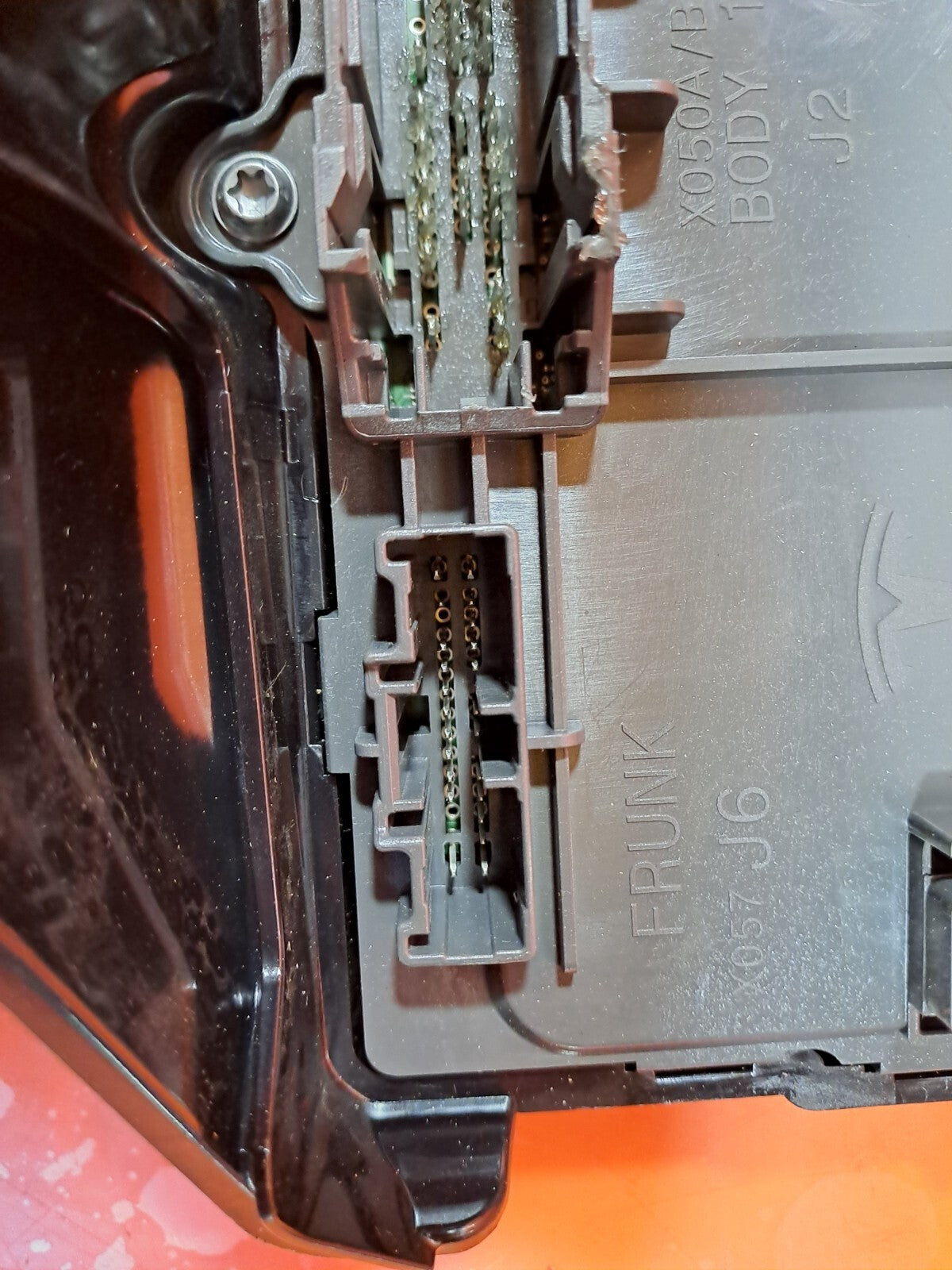 TESLA MODEL 3 LONG 2024 FRONT RIGHT LOW VOLTAGE CONTROL MODULE 1834629-10-D A207 - Image 10