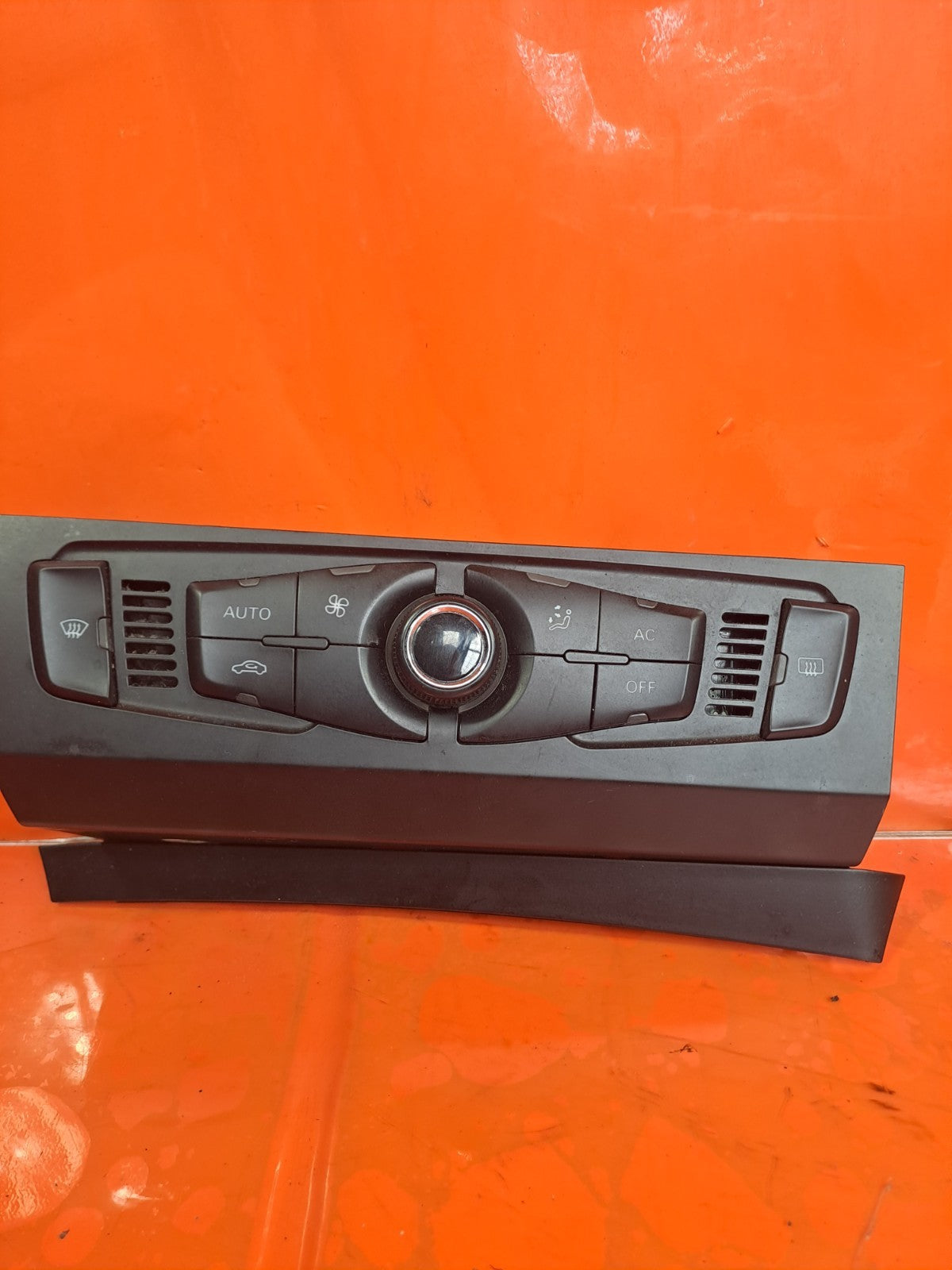✅Audi Q5 S Line 2012 2.0 Diesel CLIMATE CONTROL PANEL 8T2820043AD Warranty A291 - Image 2