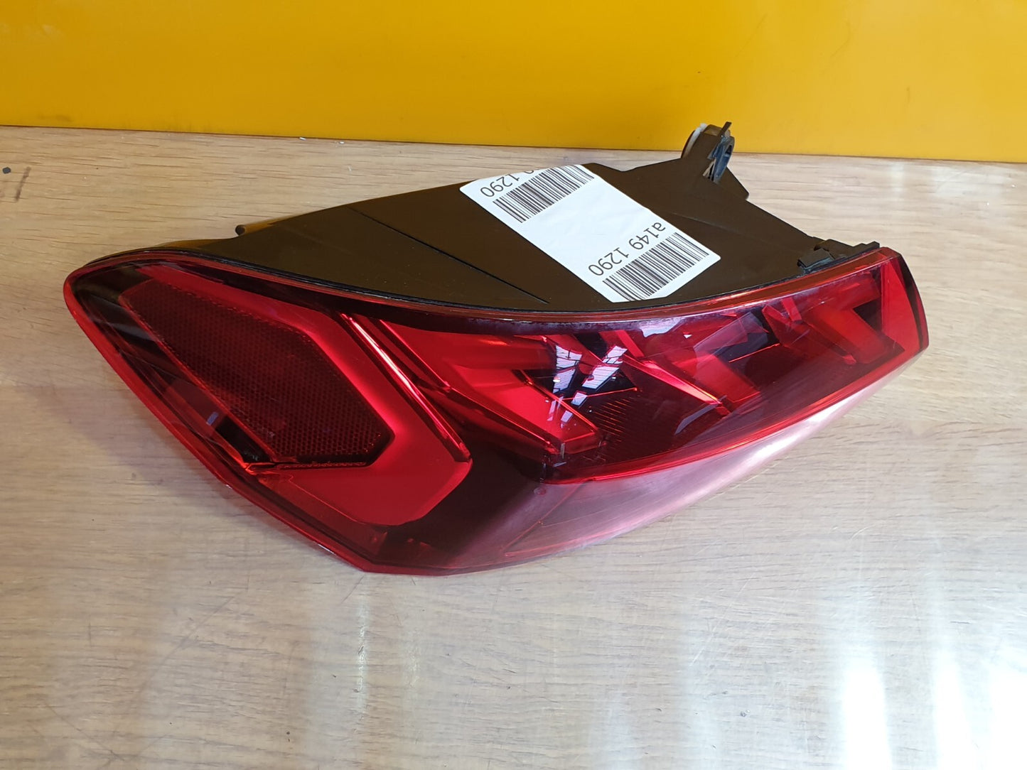 AUDI A3 S LINE 1.4 PETROL 2021 REAR LEFT OUTER TAIL LIGHT 8Y0945207 Warranty - Image 3