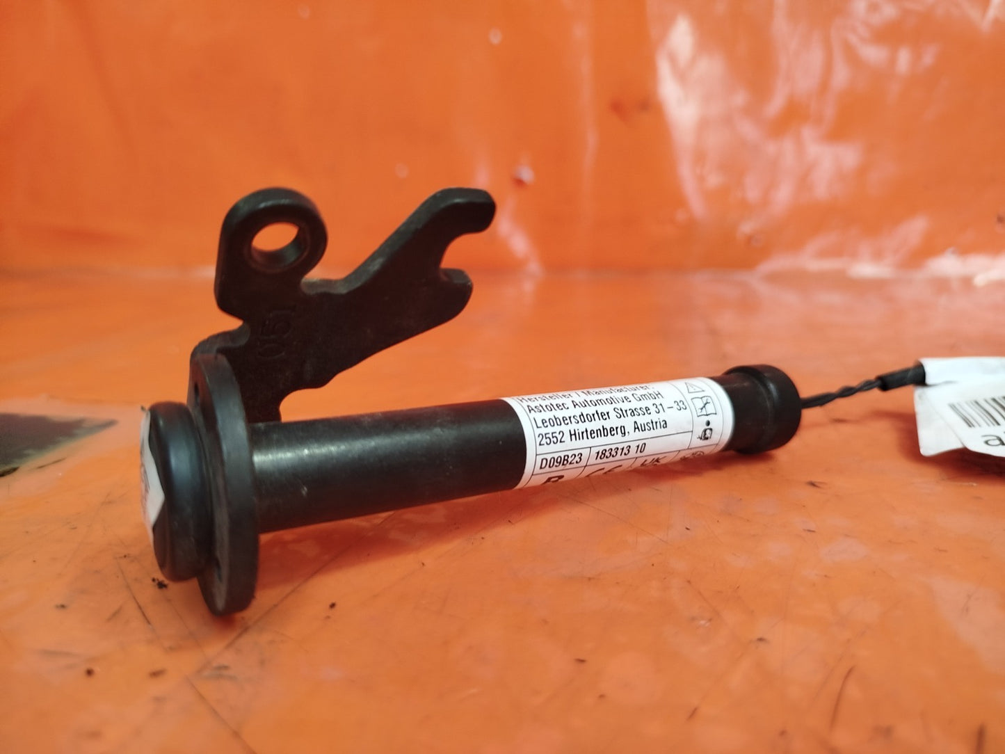 ✅BMW 220D M SPORT F44 2.0 DIESEL 2023 BONNET HINGE ACTUATOR PAIR 7450943 7450944