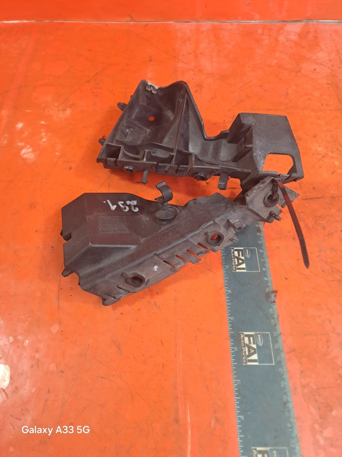 ✅AUDI Q5 S LINE 2.0 DIESEL 2012 FRONT BUMPER BRACKETS 8R0807283C 8R0807284C A291