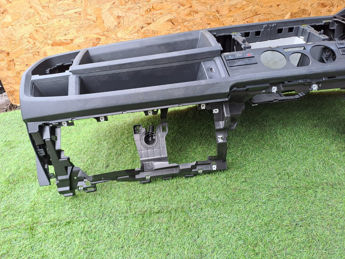 Volkswagen Transporter T6 2016 2.0 Diesel Dashboard 7E2857080 0589-P1-000744