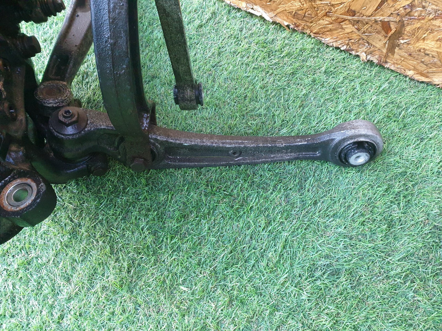 ✅AUDI A5 S LINE CABRIO 2.0 PETROL 2009 FRONT RIGHT SUSPENSION LEG HUB Warranty