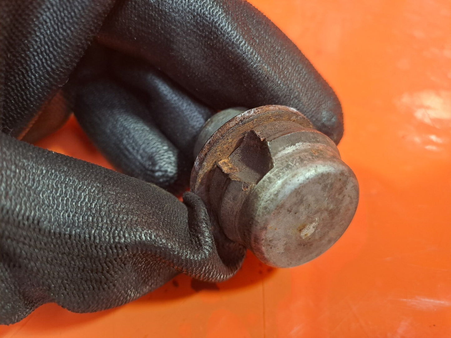 ✅LAND ROVER DISCOVERY 4 L319 3.0 DIESEL 2010 LOCKING WHEEL NUTS Warranty A265