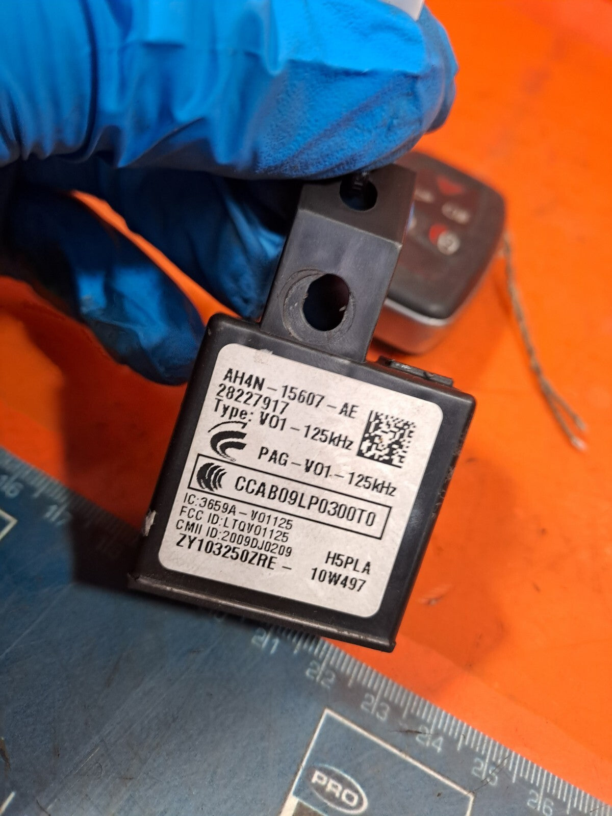 ✅2011 LAND ROVER DISCOVERY 4 L319 KEY FOB & KEYLESS ENTRY CONTROL MODULE 239
