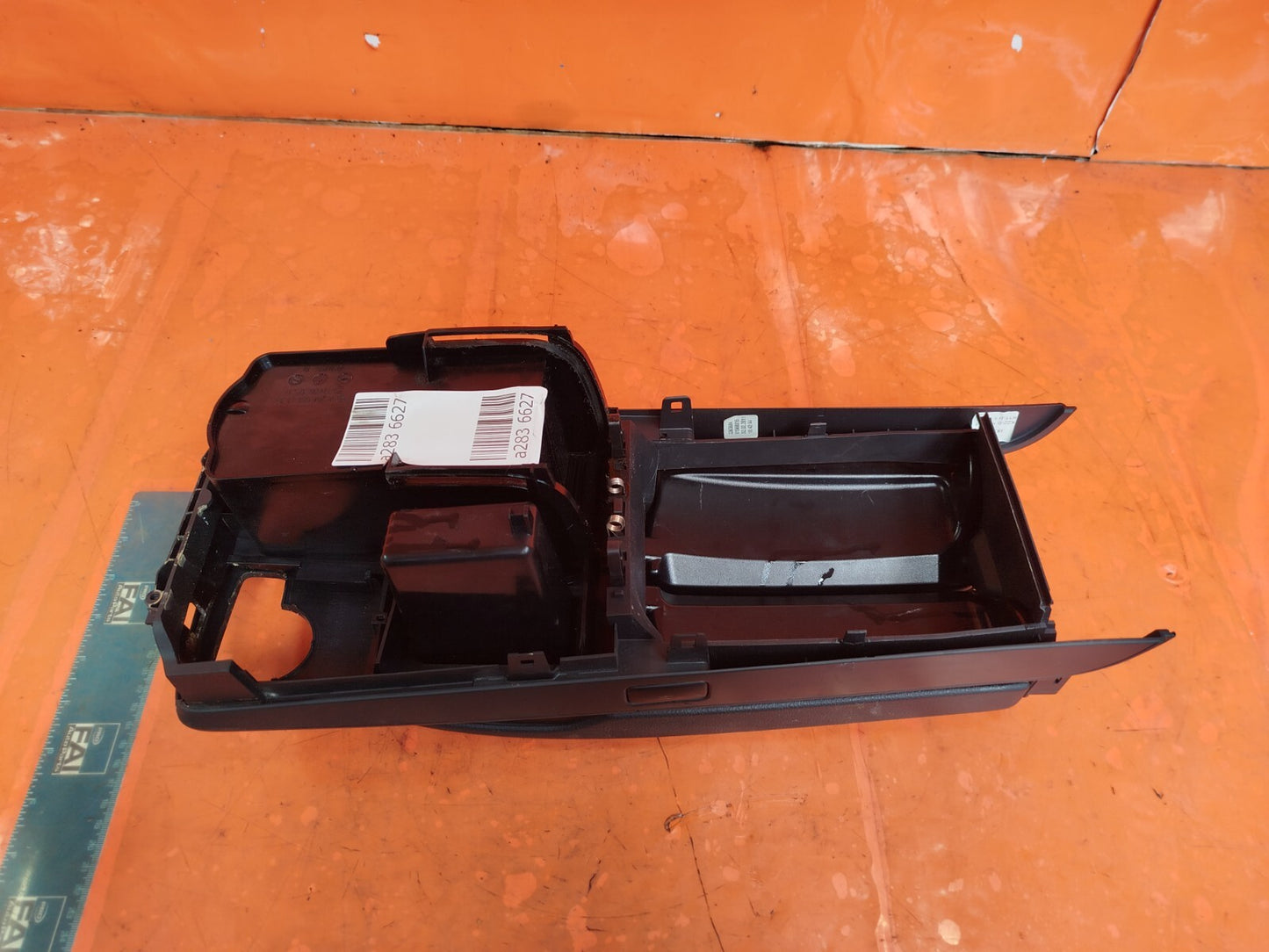 ✅MERCEDES C250 W204 2.1 DIESEL 2011 CENTRE CONSOLE LEATHER ARMREST A2046801339