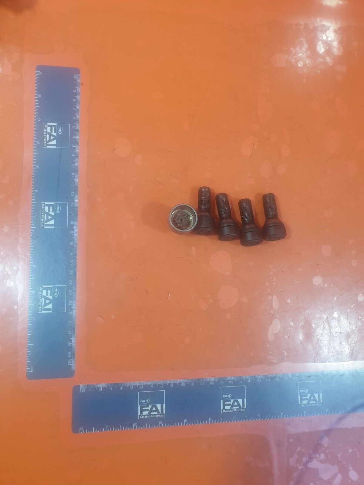 2013 BMW 1 SERIES F20 SPORT 1.6P LOCKING WHEEL NUTS & KEY + WARRANTY A233