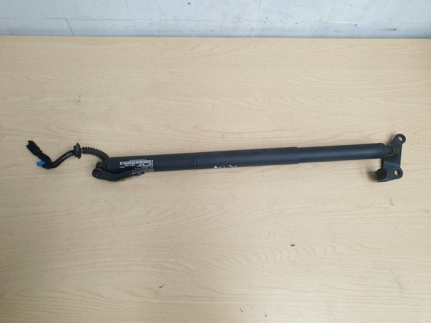 2018 BMW F46 216D 1.5 DIESEL TAILGATE STRUT SHOCK LEFT NEARSIDE 7432771 A036