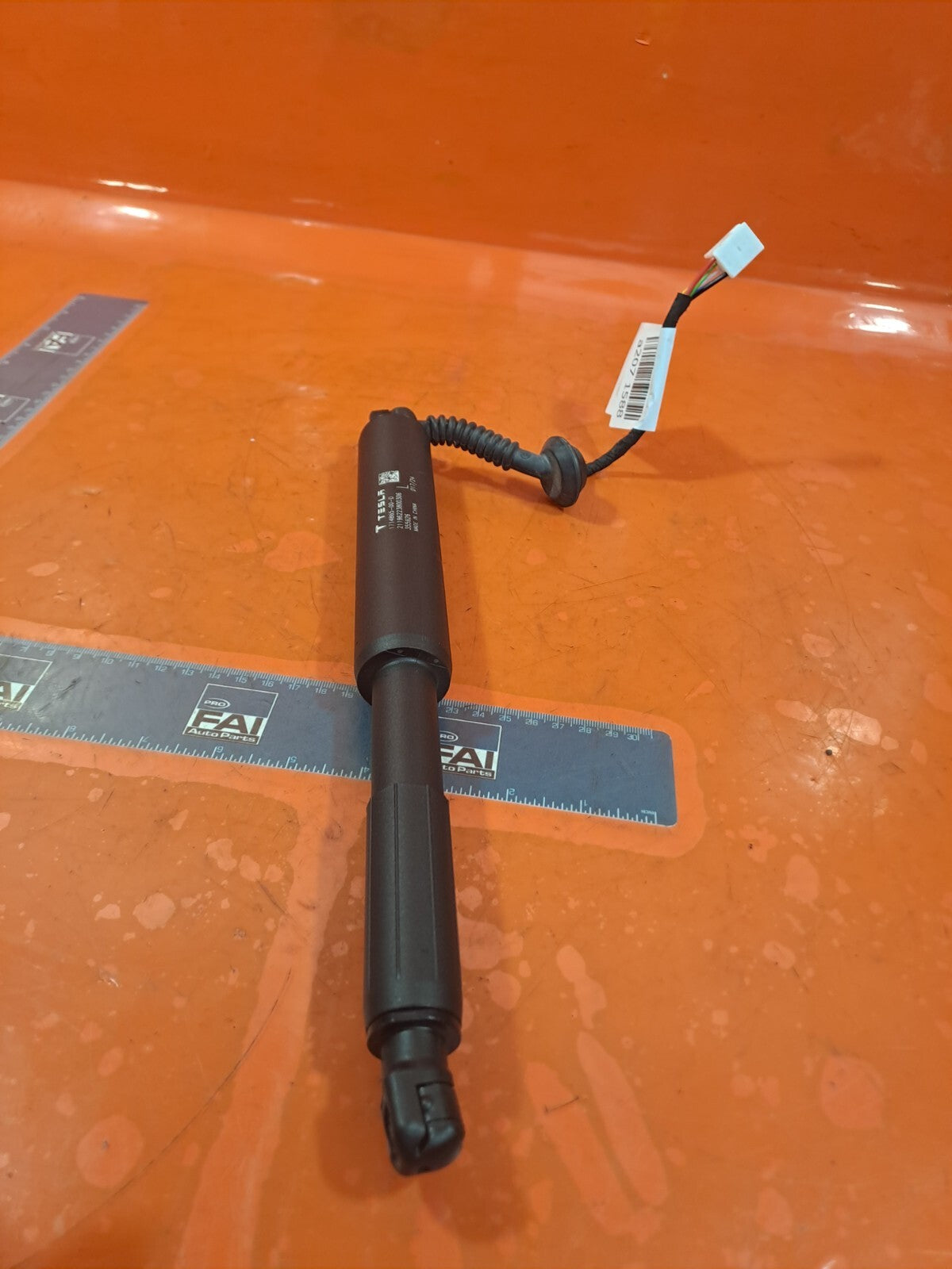 2024 TESLA MODEL 3 LONG TAILGATE BOOT LID STRUT LEFT 1714865-00-D WARRANTY A207