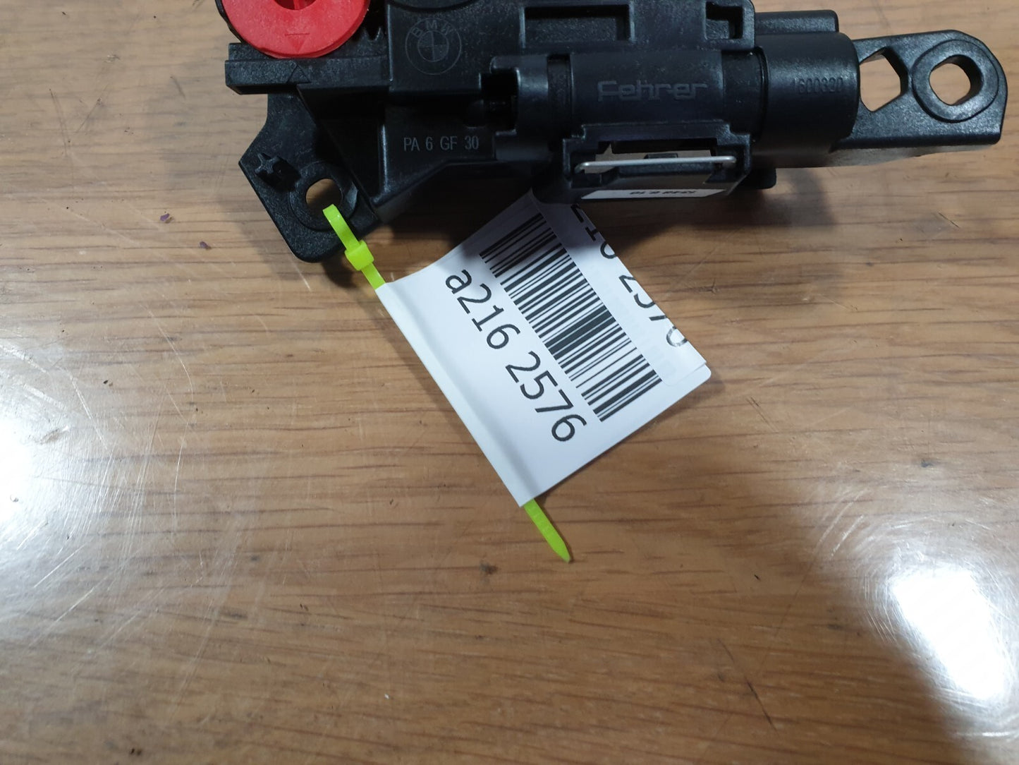 2010 BMW 5 SERIES F11 2.0D CENTRE CONSOLE ARMREST LOCK MECHANISM 03F1010023 A216