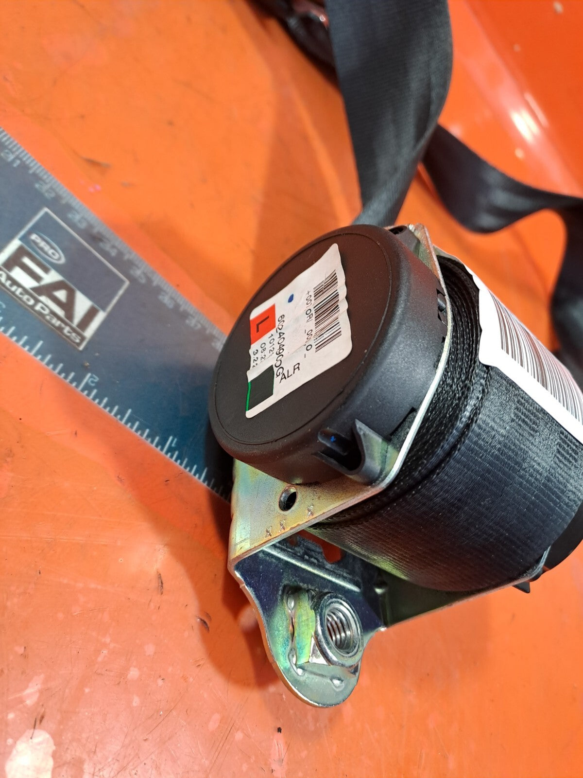 ✅2011 LAND ROVER DISCOVERY 4 L319 3.0D REAR LEFT SEAT BELT 8H22-F611B69-ABW 239