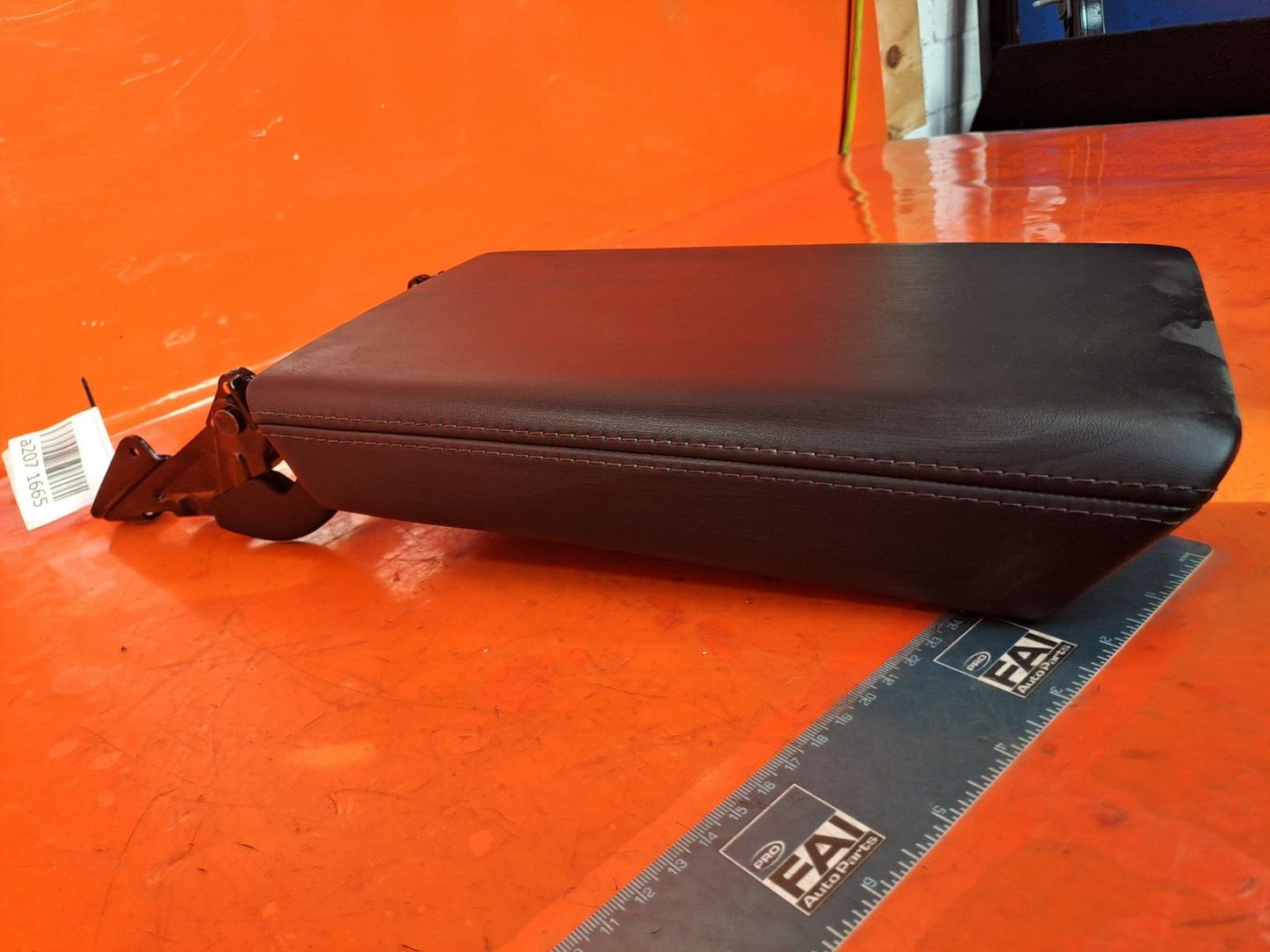 TESLA Model 3 Long 2024 CENTRE CONSOLE ARM REST Warranty A207