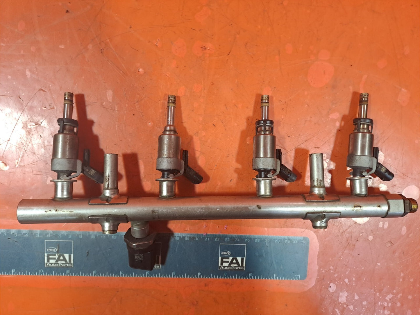 ✅AUDI A5 1.8 PETROL 2012 FUEL RAIL WITH INJECTORS 06K133317C Warranty A222